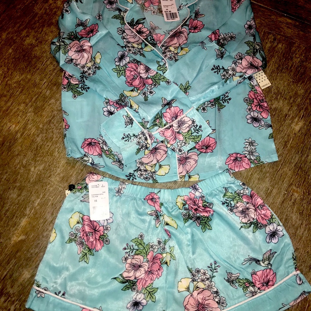 Pajama Set - Picture 3 of 4